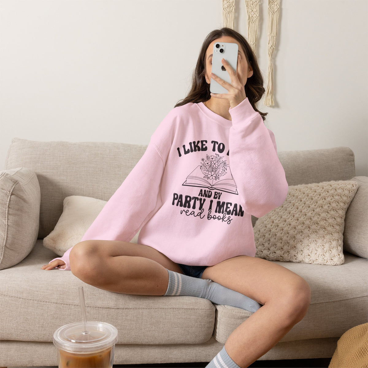 I Like to Party and by Party I Mean Read Books Unisex Heavy Blend™ Crewneck Sweatshirt